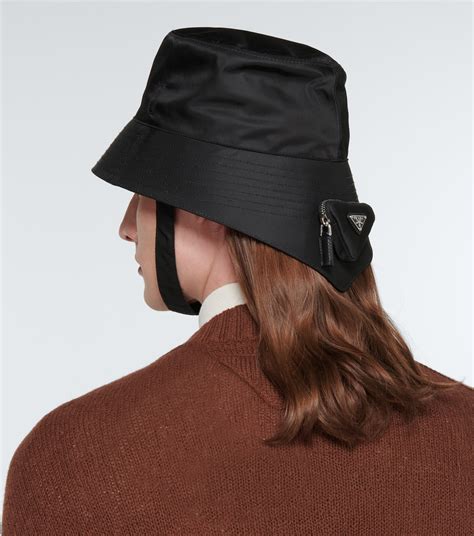 Chapeau bob en noir – Prada 